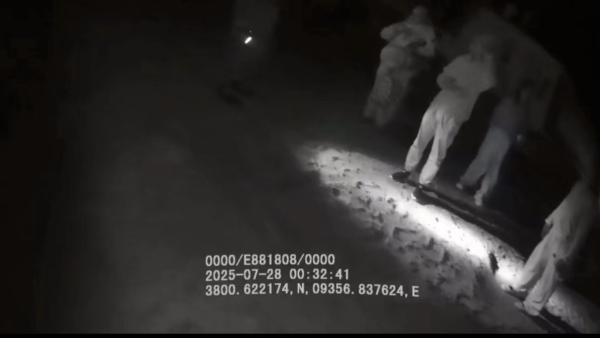 常盈股票 4名游客在青海无人区被困超30小时：断水后在烈日下刨沙子，获救后民警连忙送水解渴